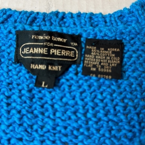 Vintage Jeanne Pierre hand knit sweater - Picture 2 of 7
